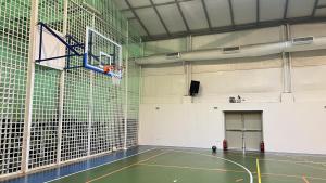 منتخب أم القرى للطالبات يشارك في منافسات كرة السلة للاتحاد الرياضي